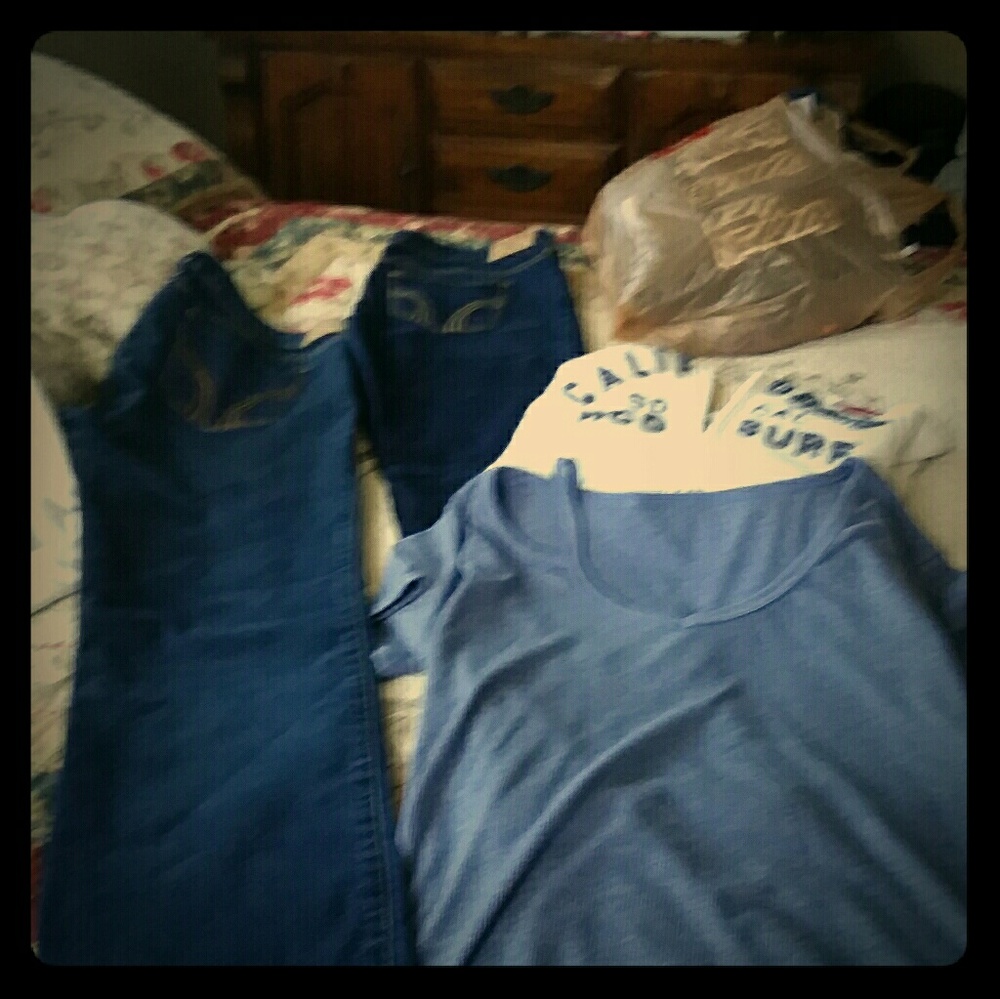 Hollister lot of 4 items